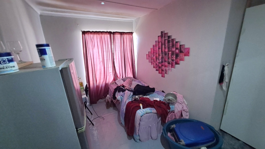 11 Bedroom Property for Sale in Brandwag Free State